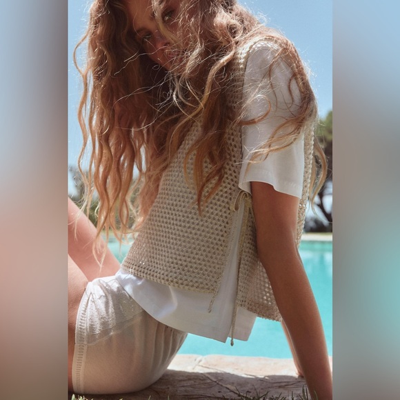 Zara METALLIC THREAD T-SHIRT VEST Size Small Embroidered Eyelet Top - Picture 4 of 10